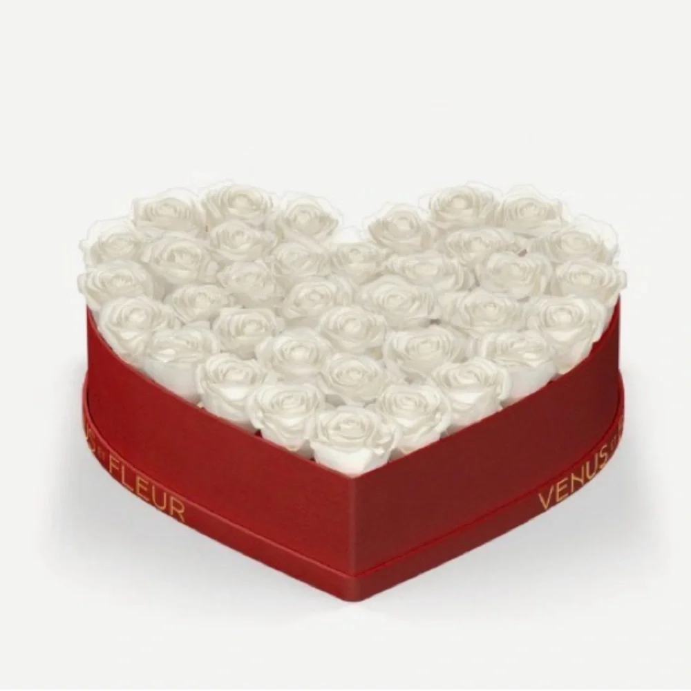Venus Et Fleur Large Heart-Shaped Box with 36 Eternity White Roses - Picture 1 of 16